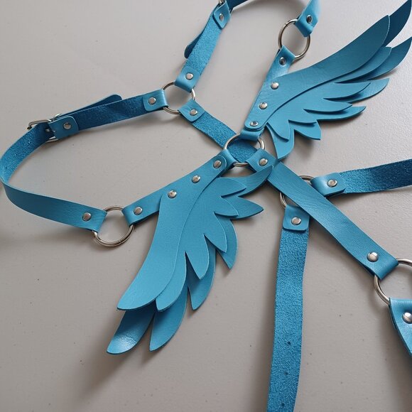 Leather Harness with Angel Wings - Picture 7 of 12